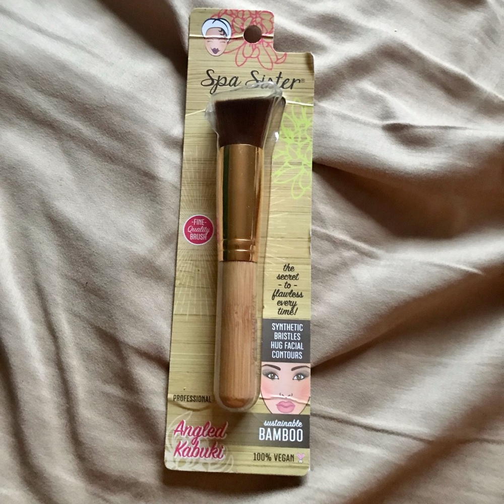 NWT Spa Sister Angled Kabuki Brush